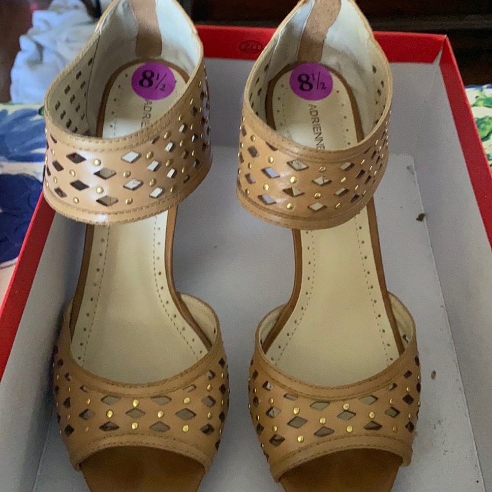 Gracie platform sandal